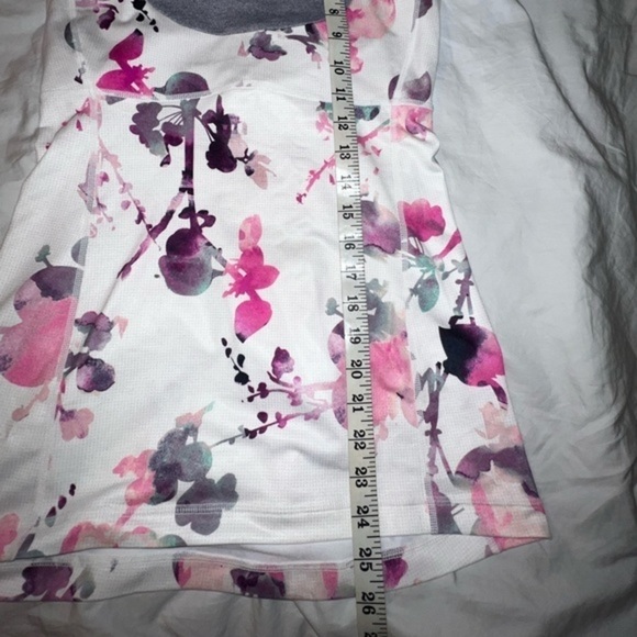Lululemon Floral Scoop Neck Halter Back Rare Activewear Top Sz 6 - Picture 8 of 9